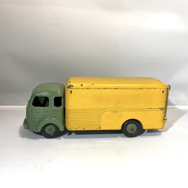 Camion Simca Cargo DINKY TOYS Réf 33