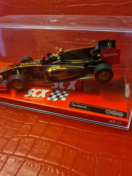 RENAULT LOTUS F1 NOIRE  SCALEXTRIC SCX REF A10040X300