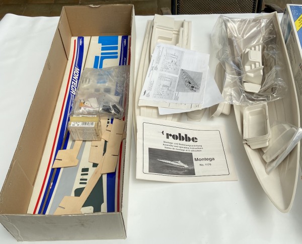 RC Boat Robbe Montega yacht réf 1170