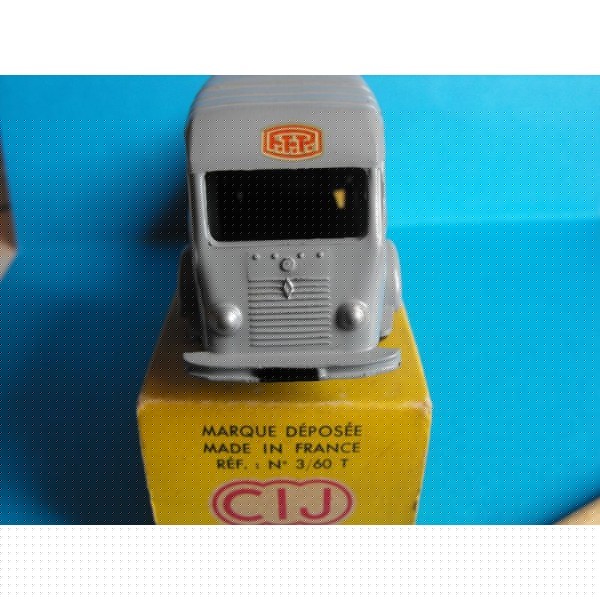 RENAULT 1000 KG PTT AVEC REMORQUE  CIJ