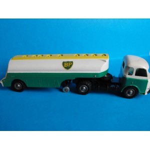 SAVIEM LRS CITERNE BP  CIJ