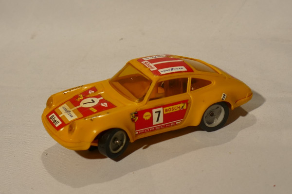 Porsche 911S jaune  JOUEF Réf 3658