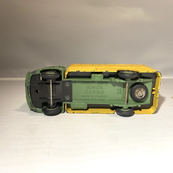 Camion Simca Cargo DINKY TOYS Réf 33
