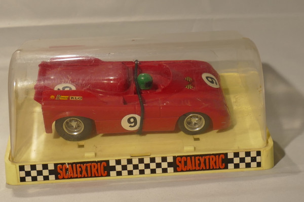 ALFA ROMEO 33 TT3 ROUGE SCALEXTRIC 09- C103