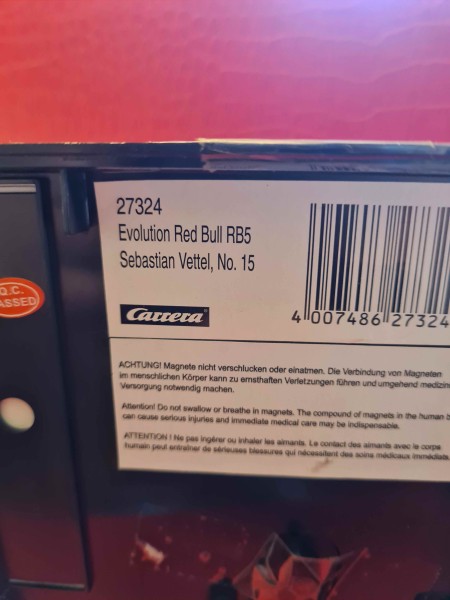 EVOLUTION RED BULL RB5 SEBASTIAN VETTEL NO 15 CARRERA REF 27324 