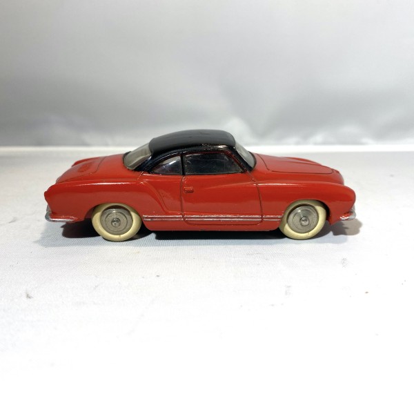 Coupé Volkswagen DINKY TOYS 24M