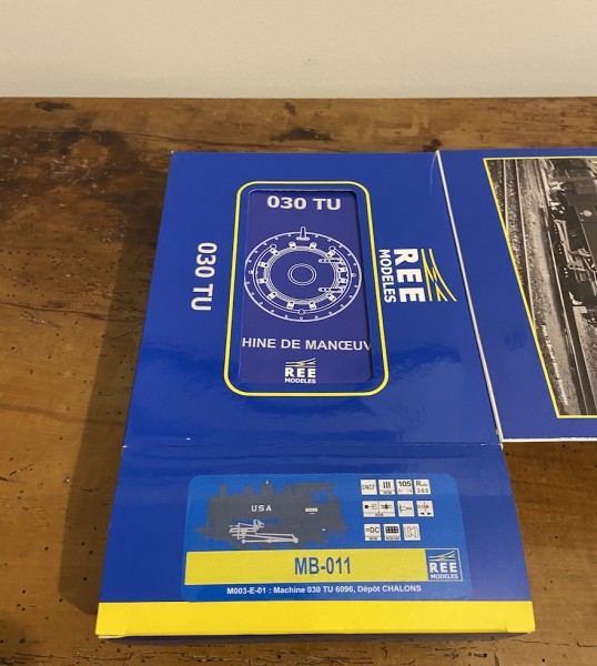 Locomotive vapeur 030 TU 6096  USA  noire  Dépôt de Chalons  REE MB - 011