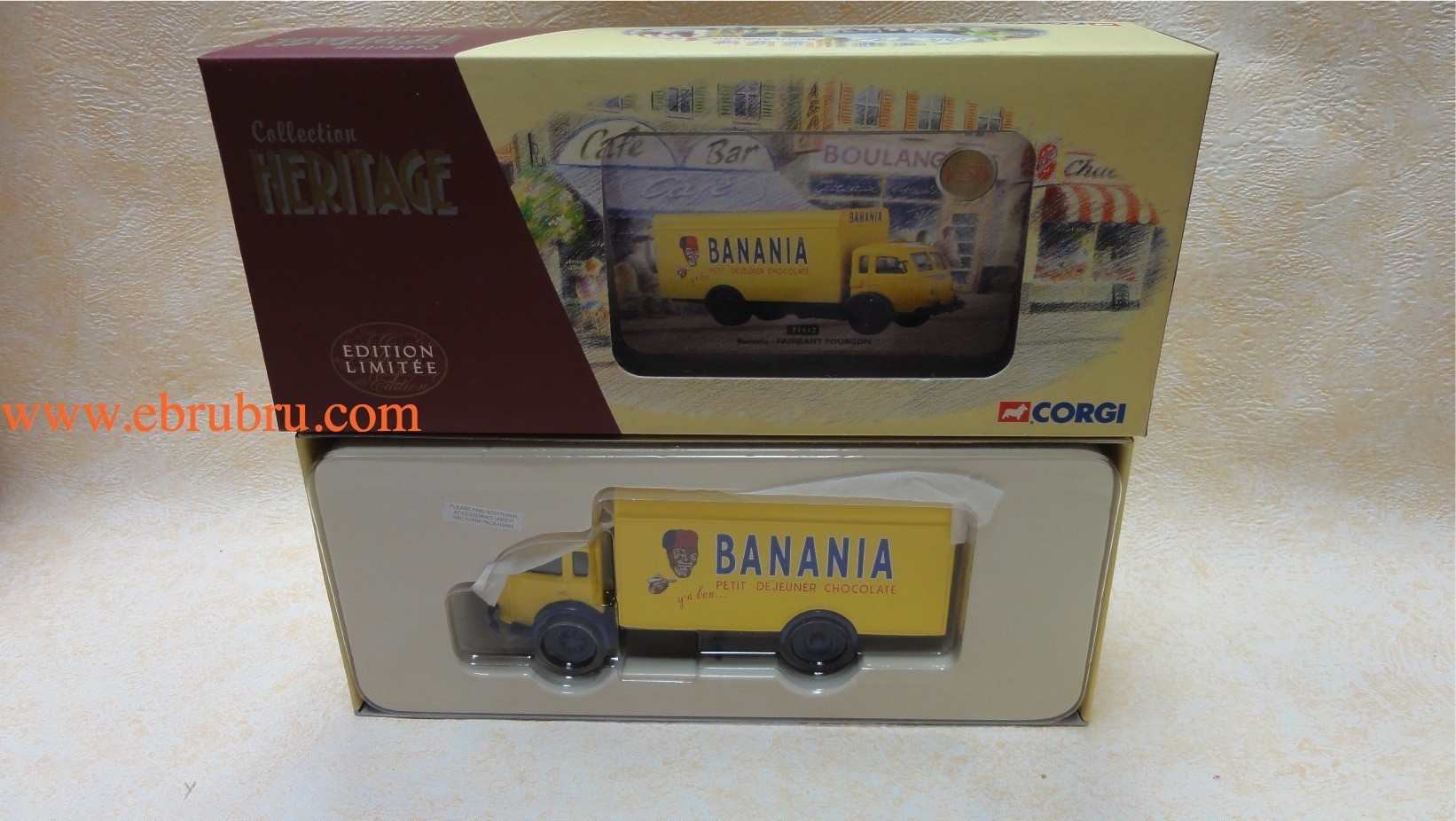 CAMION BANANIA FAINEANT FOURGON  Réf : 71412 CORGI 1/50
