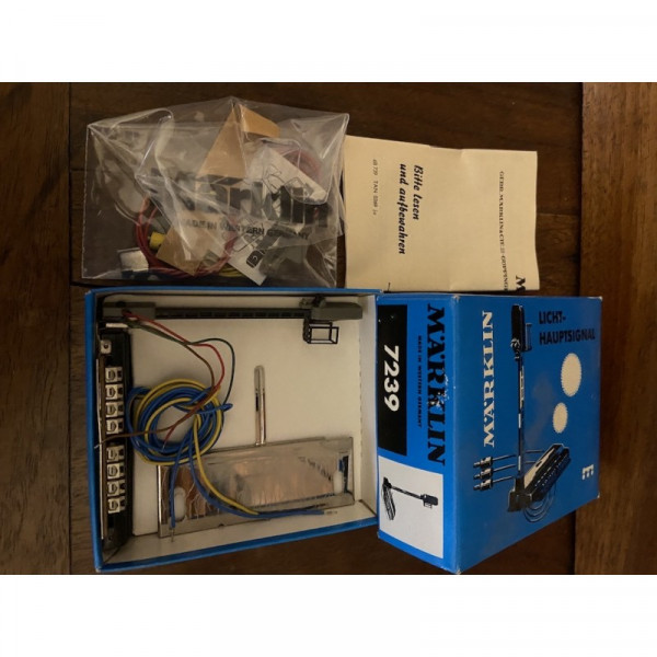 SIGNAL LUMINEUX LICHT HAUPTSIGNAL MARKLIN  RÉF 7239