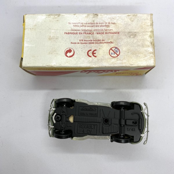 RENAULT 4 CV BERLINE 1954  SOLIDO