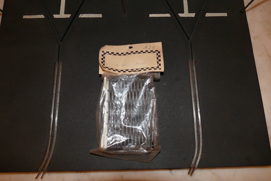 2 HAIES SCALEXTRIC REF A 237