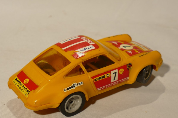 Porsche 911S jaune  JOUEF Réf 3658