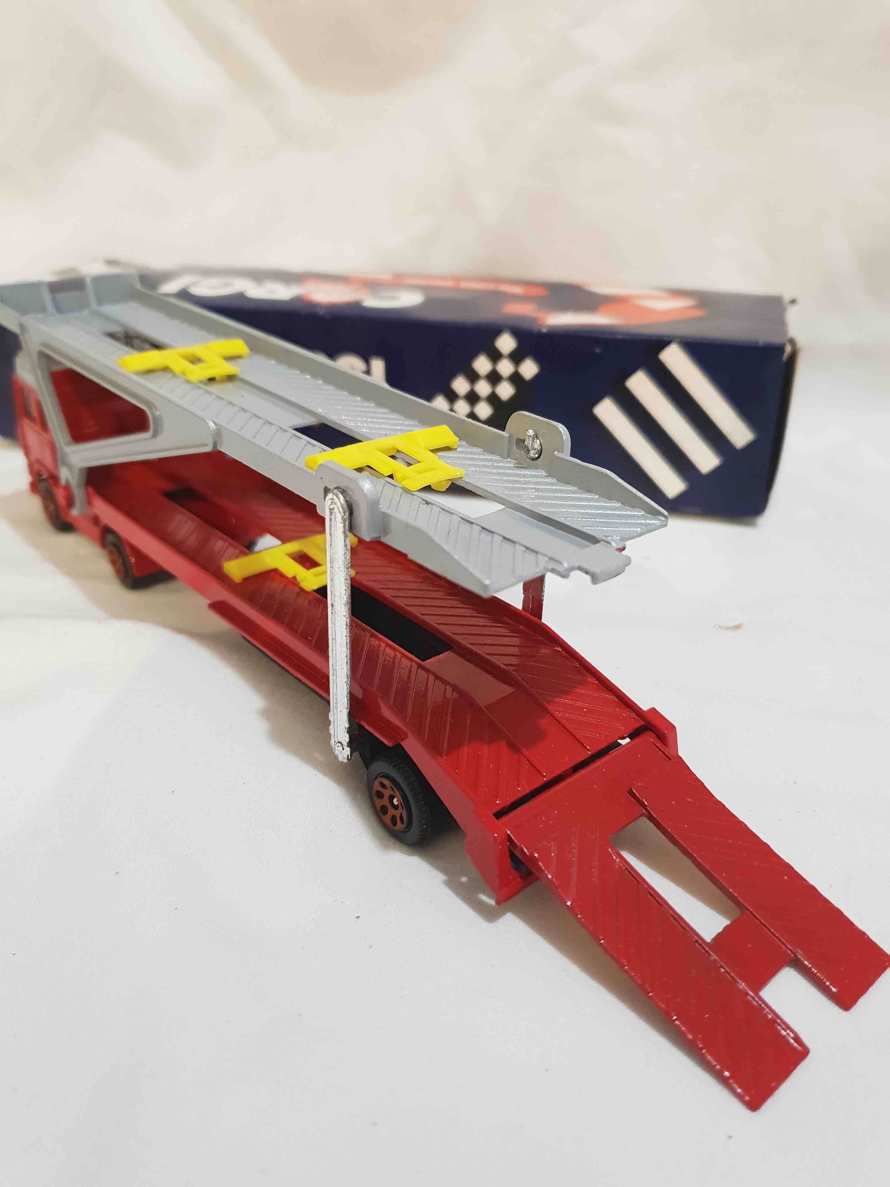 CORGI VOLVO CAR TRANSPORTER