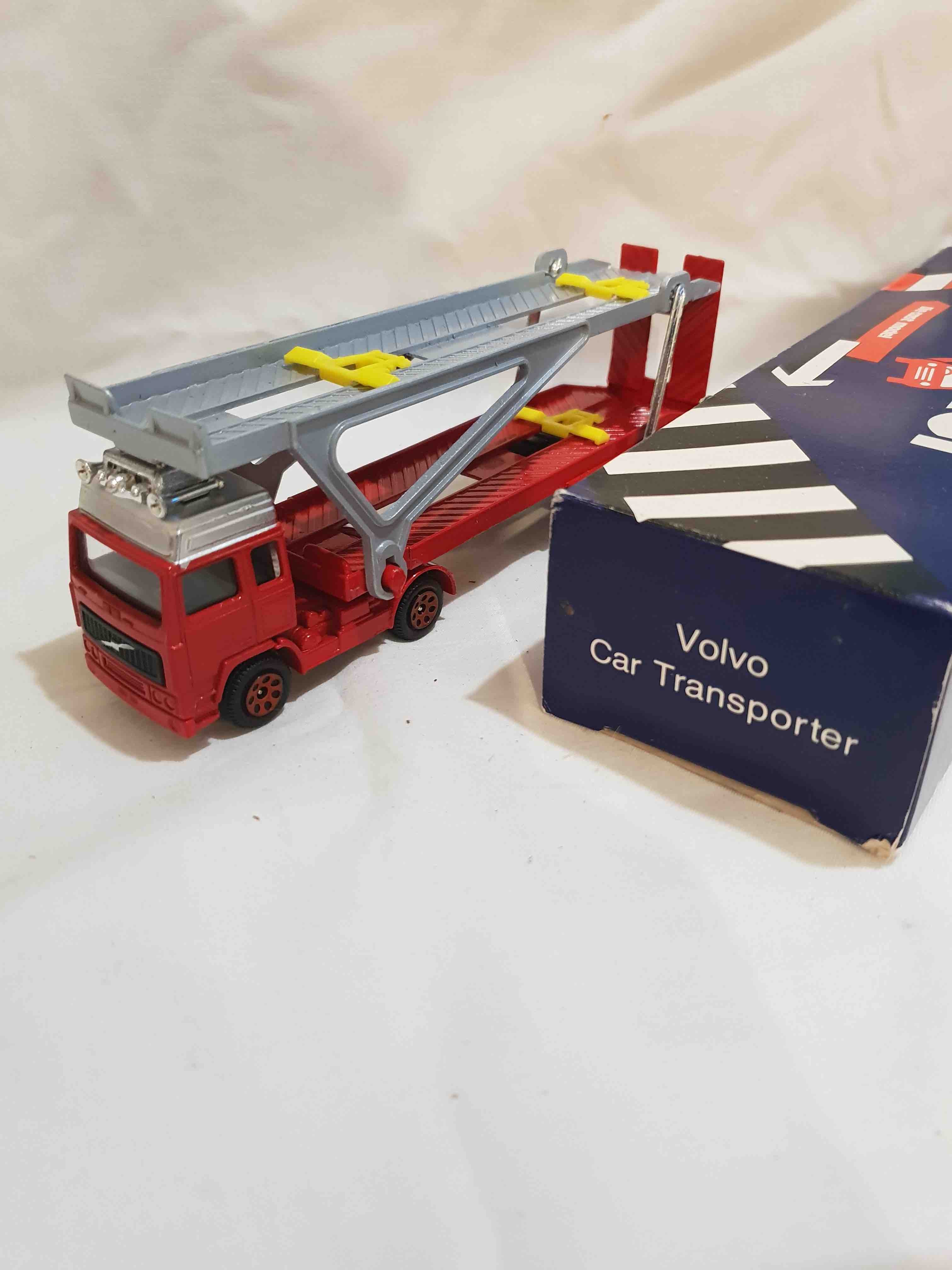 CORGI VOLVO CAR TRANSPORTER
