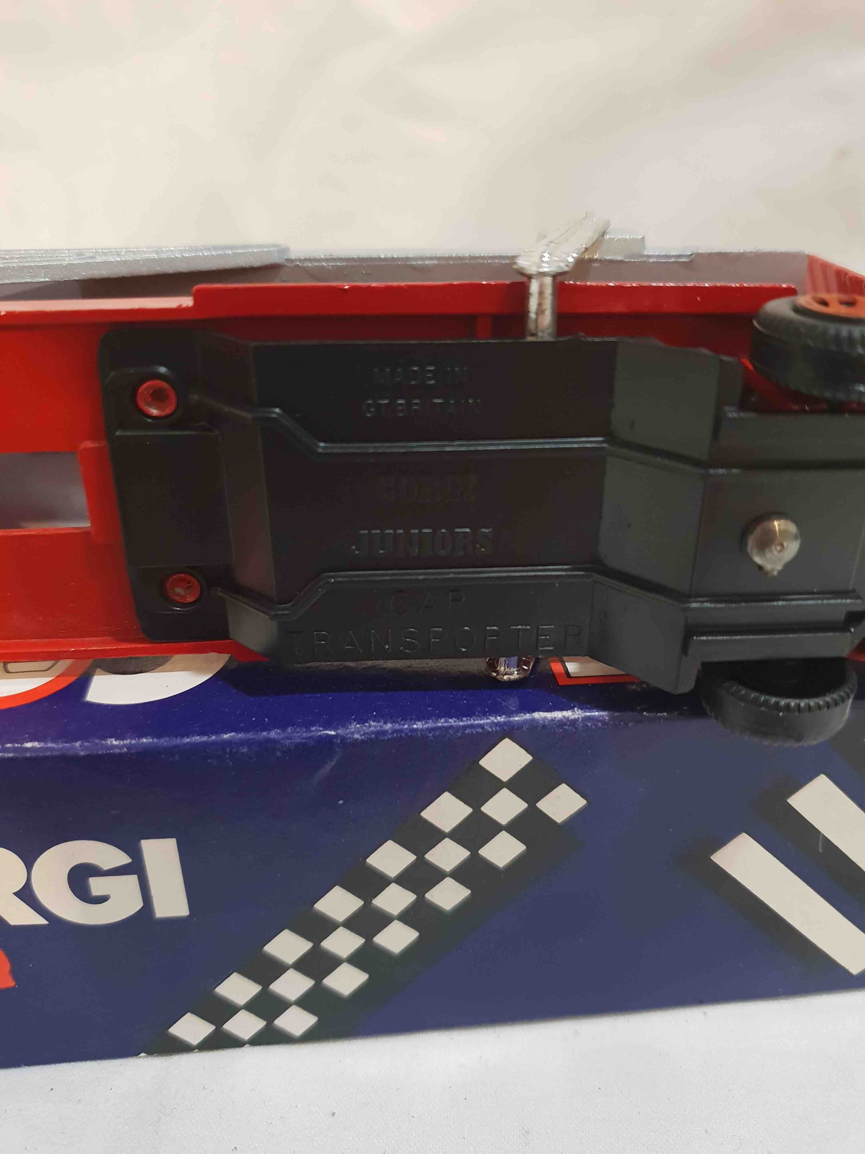 CORGI VOLVO CAR TRANSPORTER