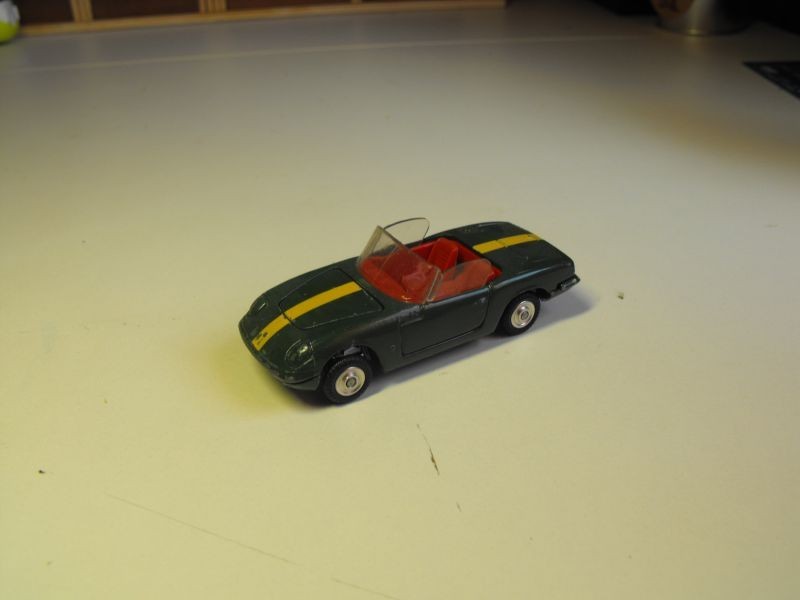 LOTUS ELAN CABRIOLET CORGI TOYS