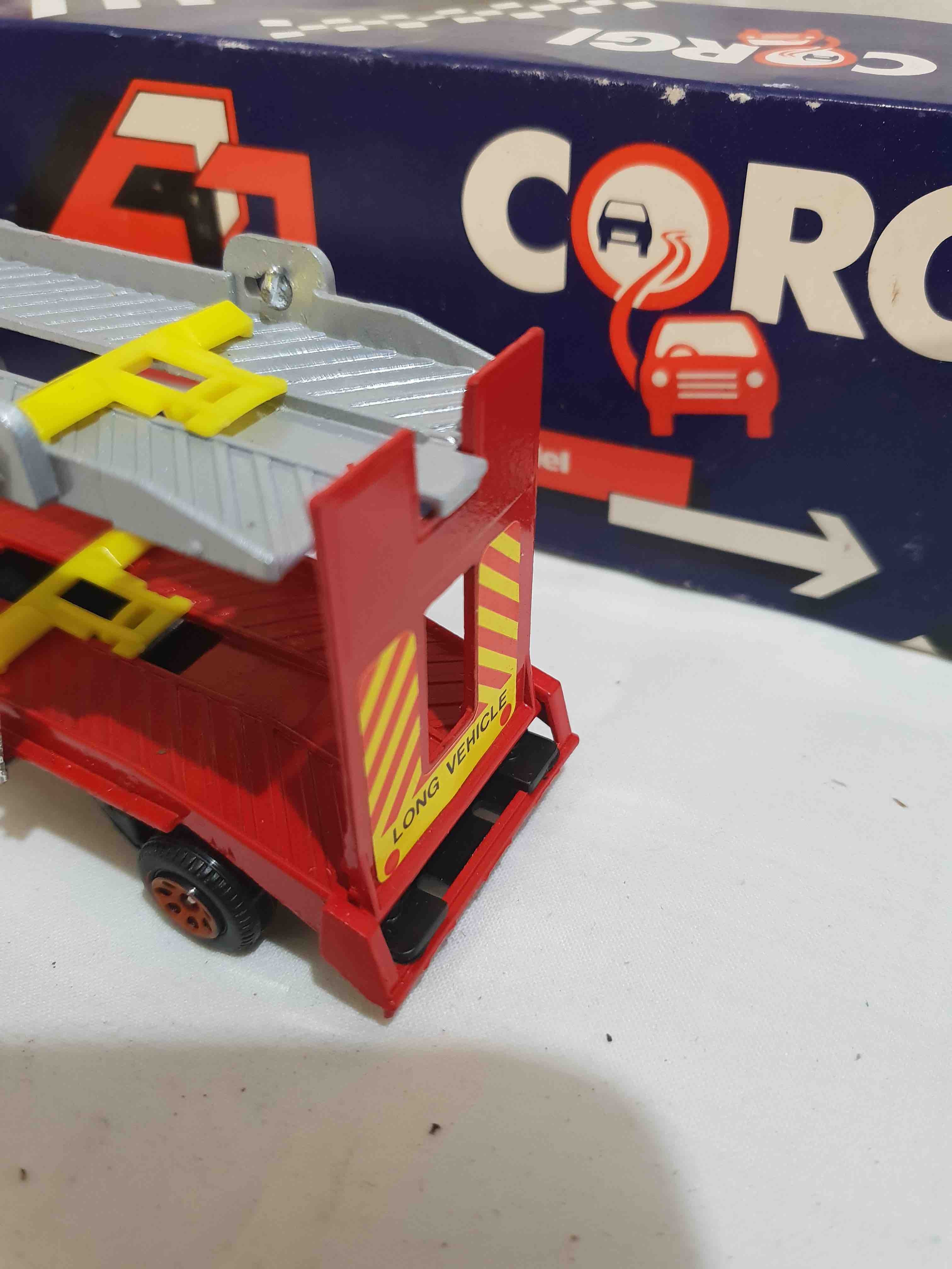 CORGI VOLVO CAR TRANSPORTER