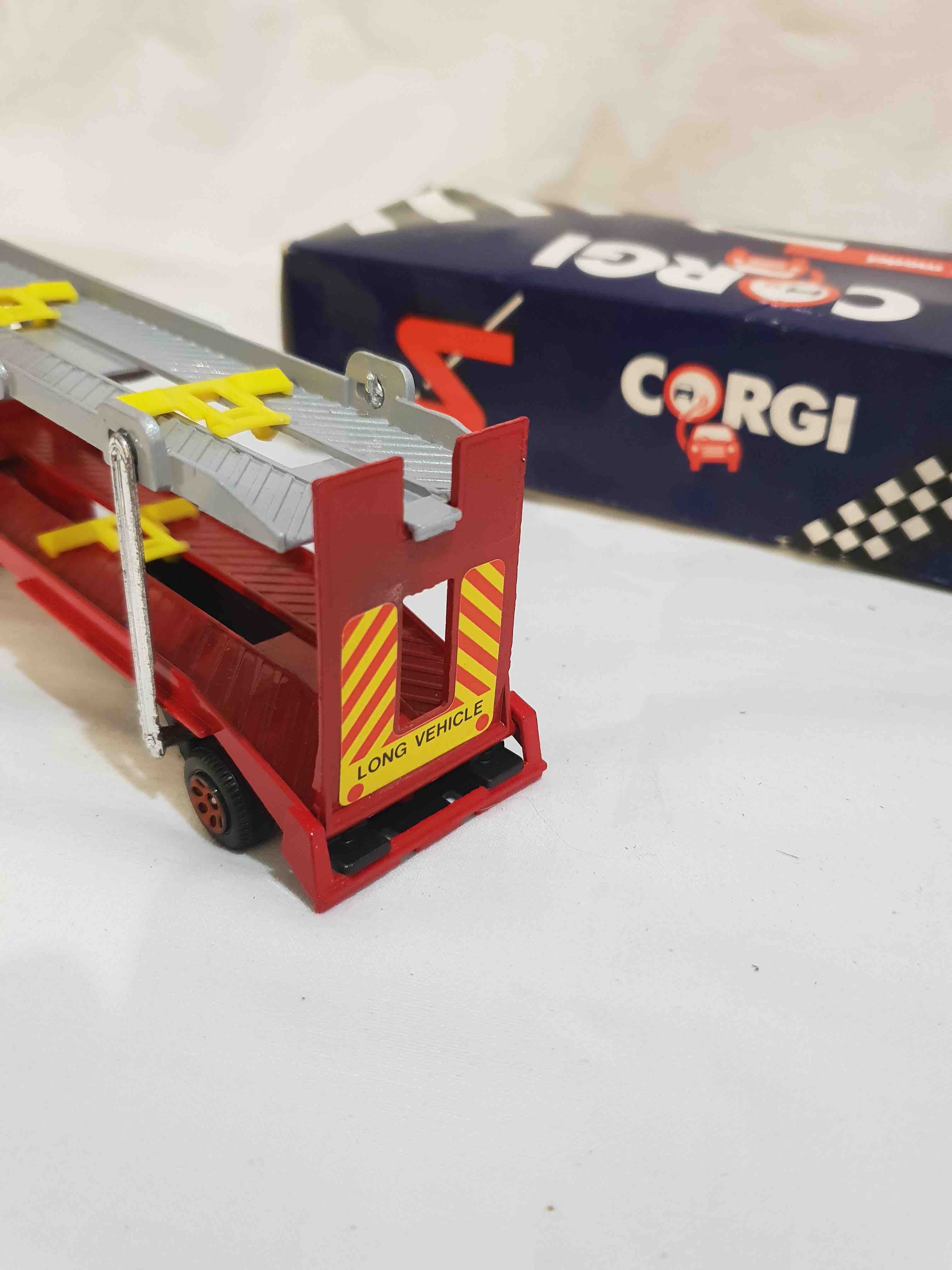 CORGI VOLVO CAR TRANSPORTER