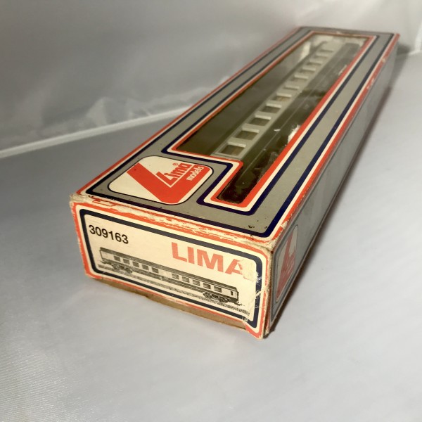 Voiture ambulance pèlerins LIMA 309163