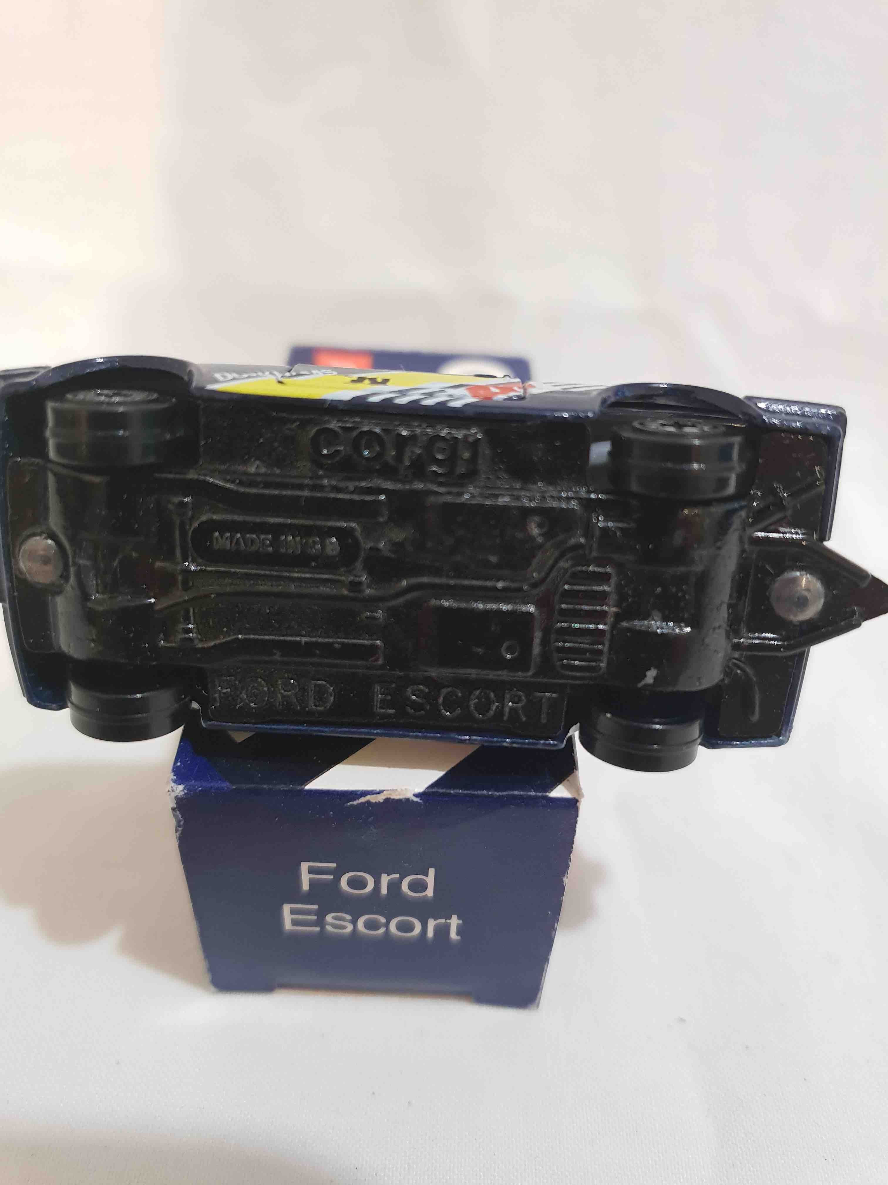 CORGI FORD ESCORT DUCKHAMS