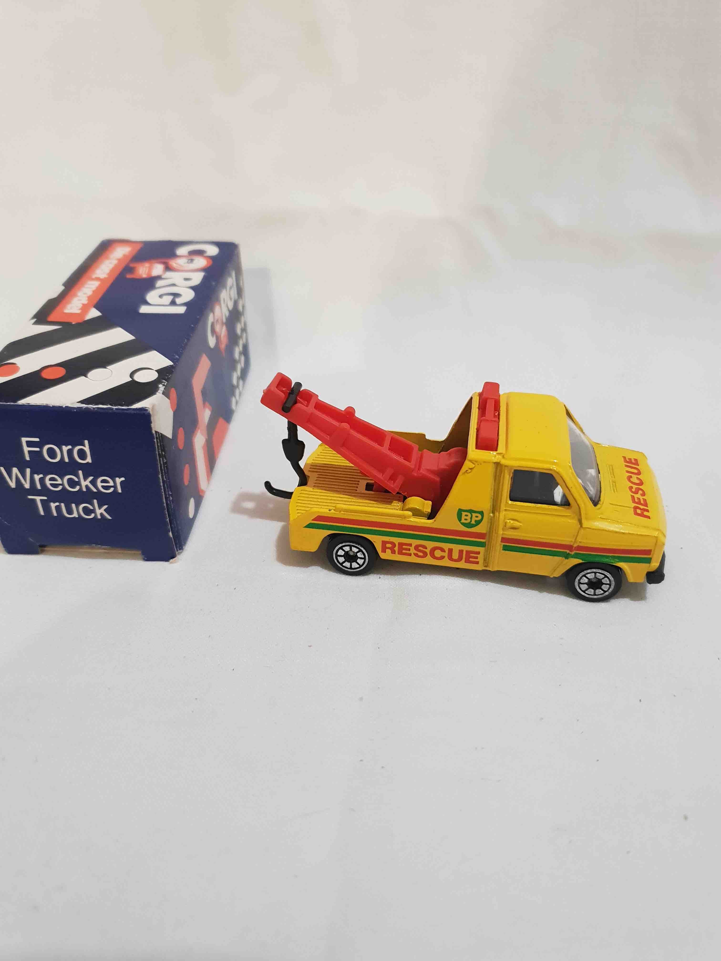 CORGI FORD WRECKER TRUCK
