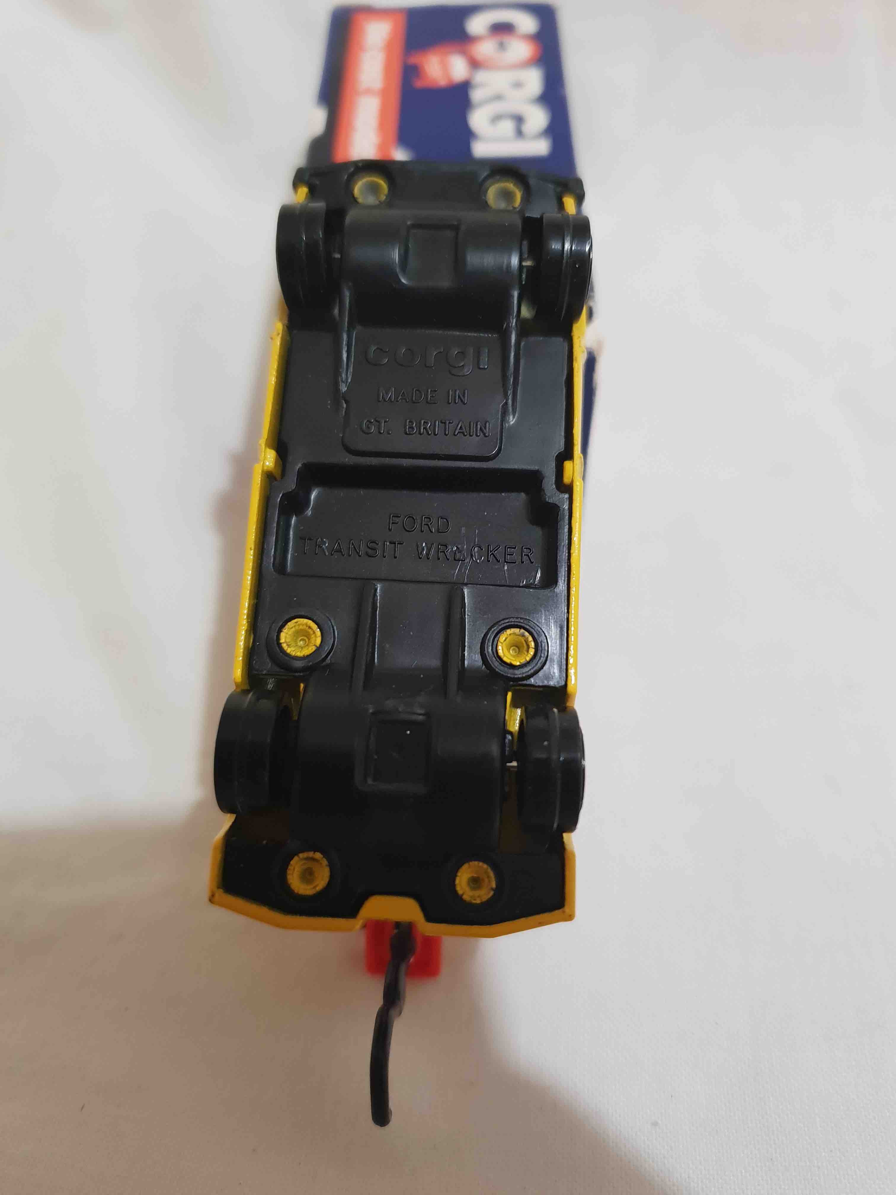 CORGI FORD WRECKER TRUCK