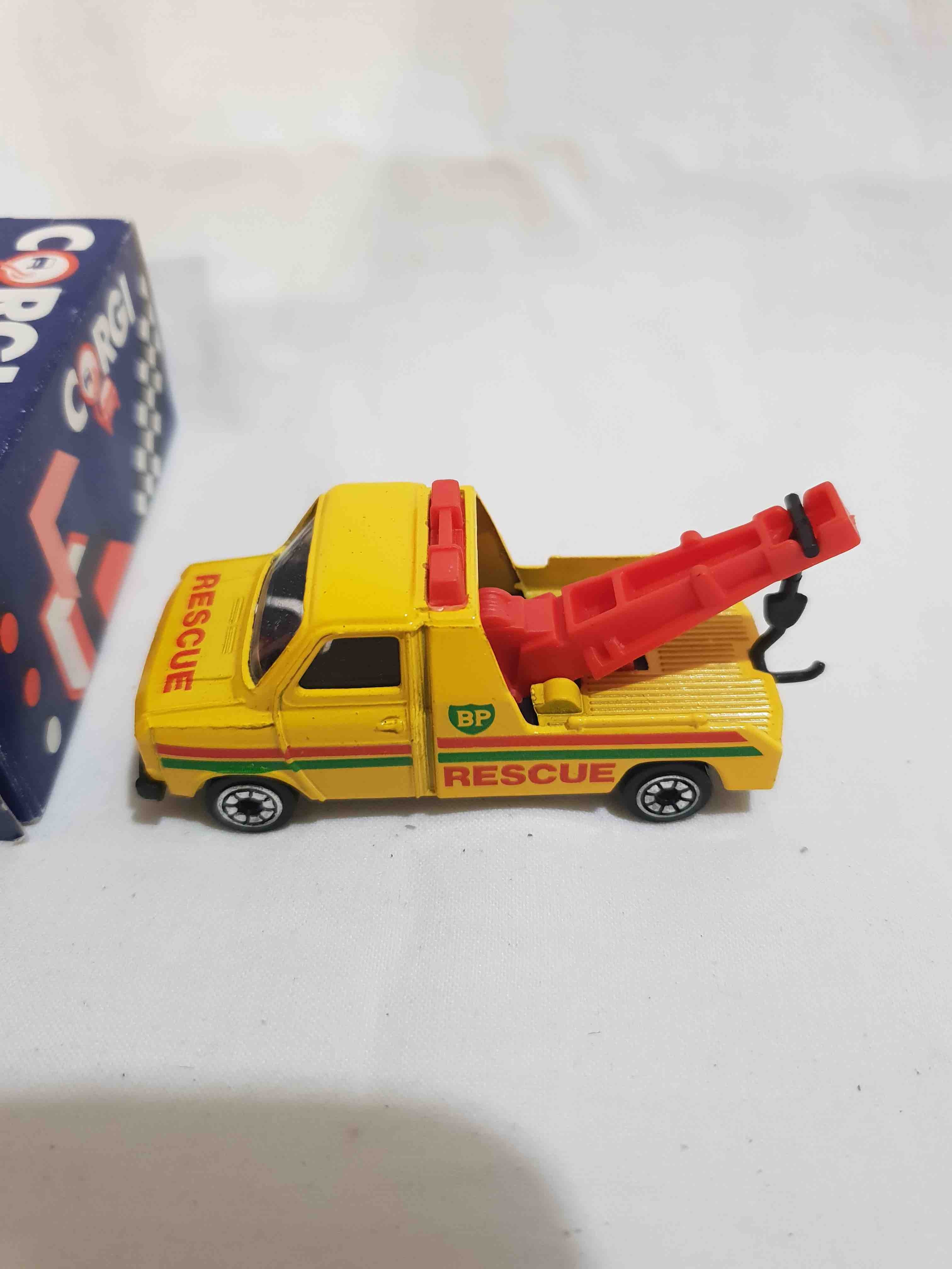 CORGI FORD WRECKER TRUCK