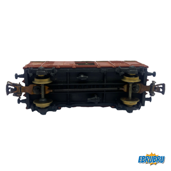 Wagon couvert porte ouverte et personnage POCHER