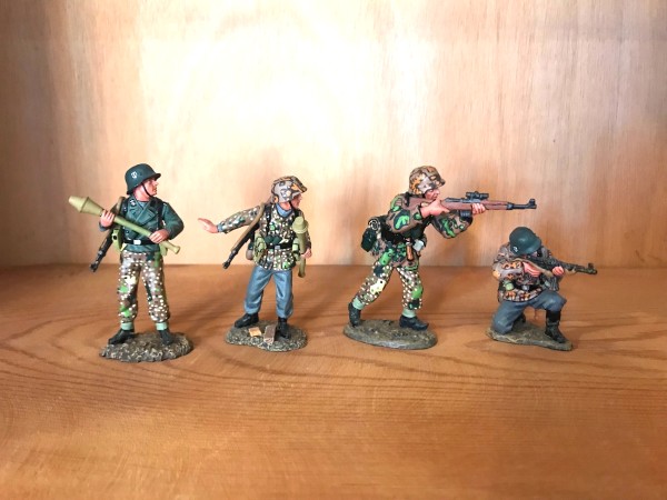 WS49 4 German army prepare to ambush King and Country