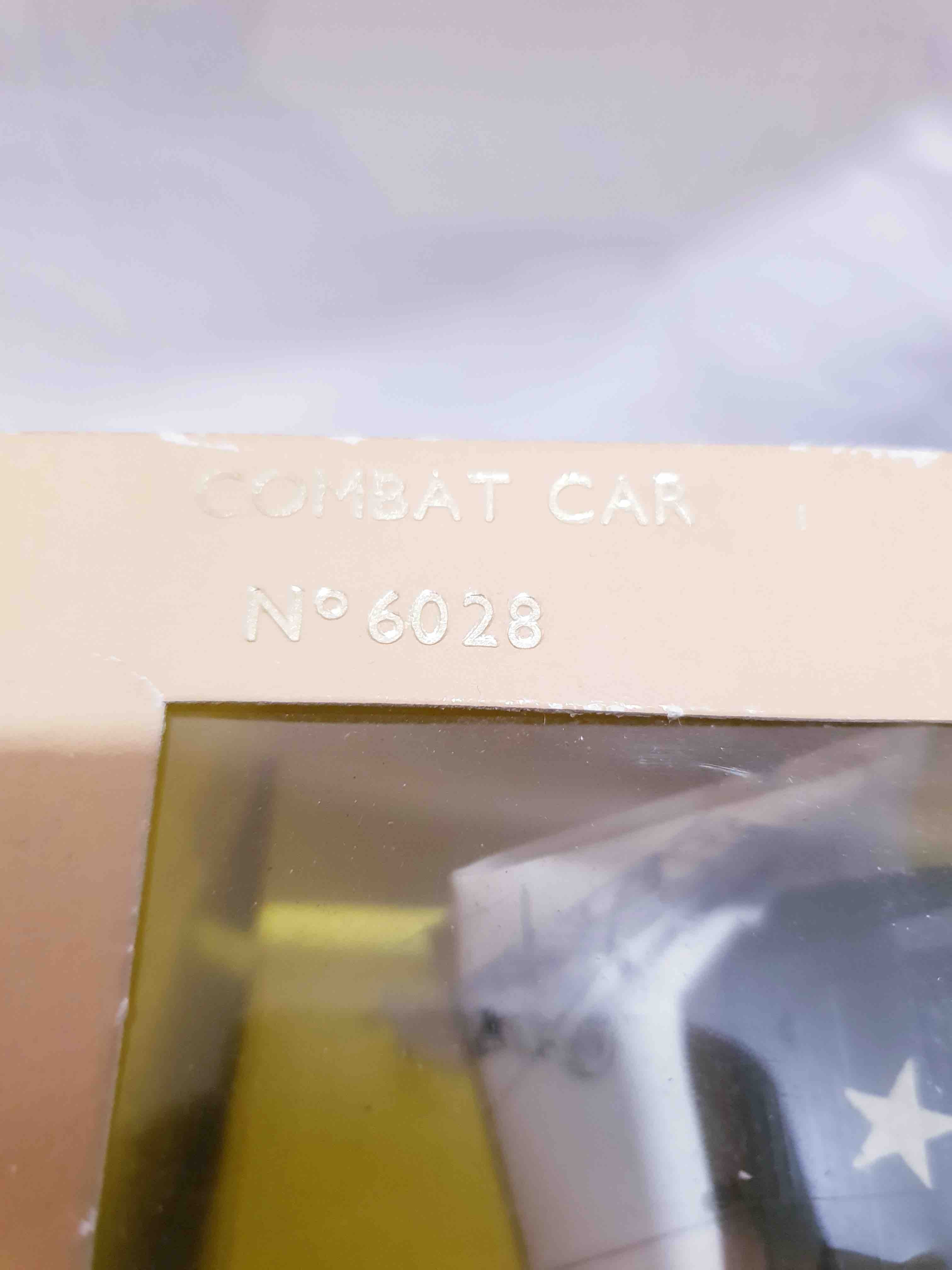 SOLIDO COMBAT CAR 6028 COLLECTION MILITAIRE MAINS CASSÉE