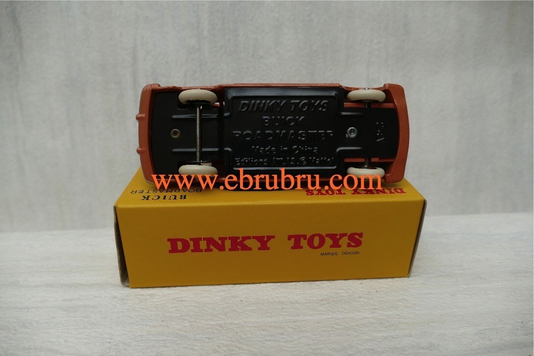 BUICK ROADMASTER  DINKY TOYS ATLAS REF 24V
