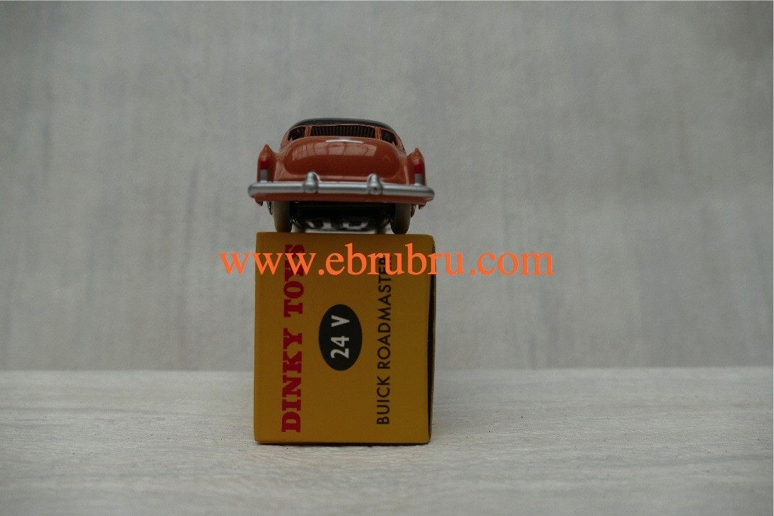 BUICK ROADMASTER  DINKY TOYS ATLAS REF 24V