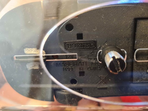 MASERATI MC JAUNE BLEU SLOT AND GO HORNBY  