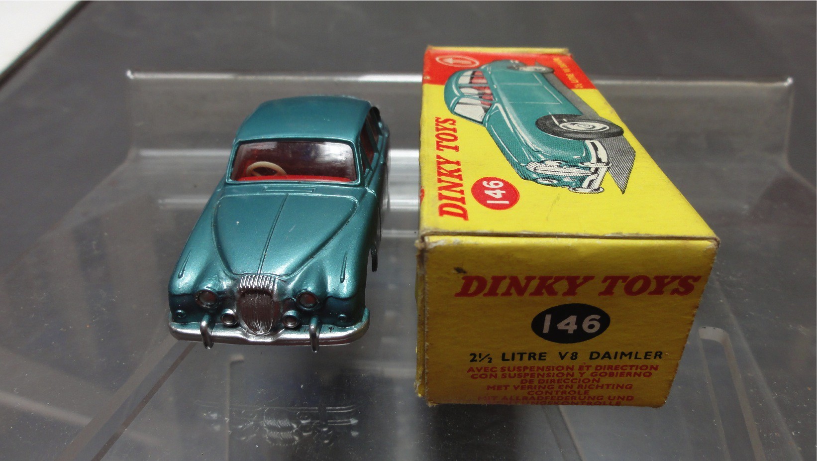 Daimler 2,5 Litre V8 Bleu  Dinky Toys ref 146