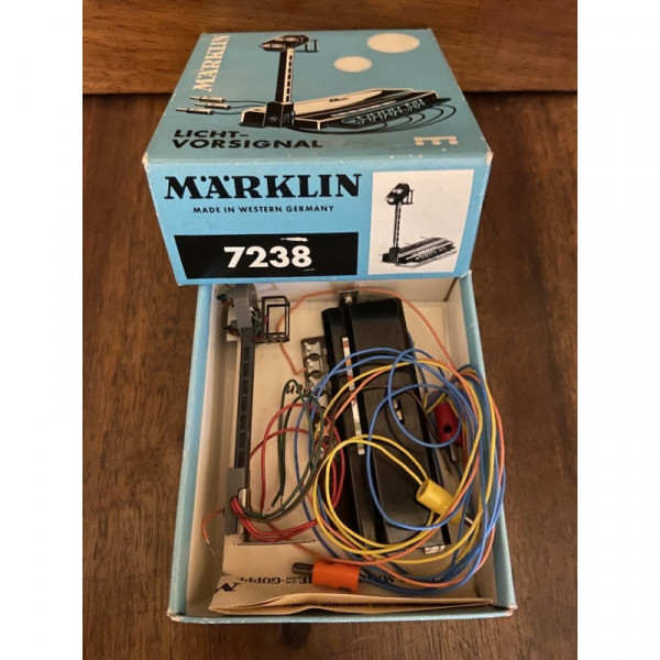 SIGNAL LUMINEUX LICHT VORSIGNAL MARKLIN  RÉF 7238
