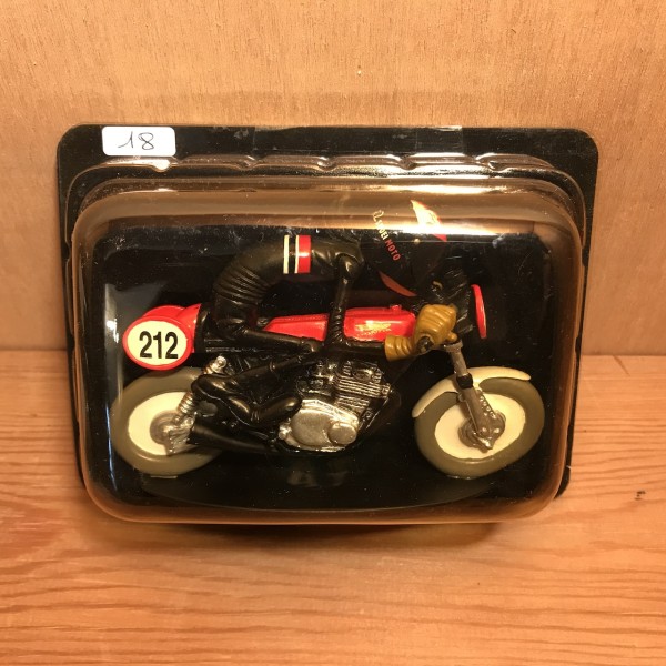 Chris Deb - Honda 350 CB - Joe Bar Team n°18