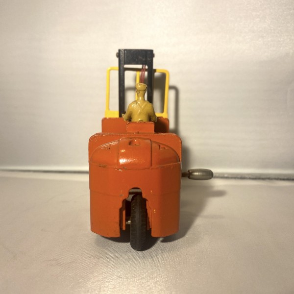 Chariot à fourches Coventry Climax DINKY TOYS 597