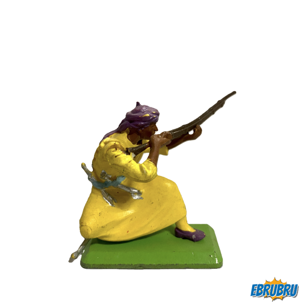 Bédouin à genou fusil à l'épaule britains