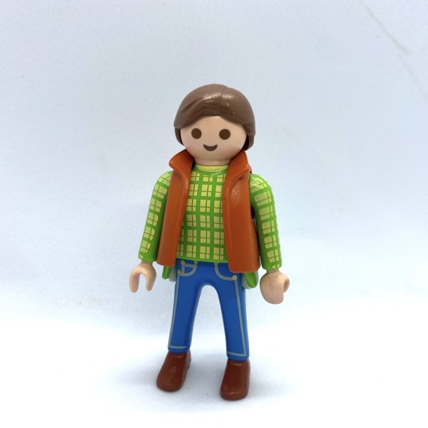 Femme, gilet rouge, chemise à carreaux, jeans PLAYMOBIL
