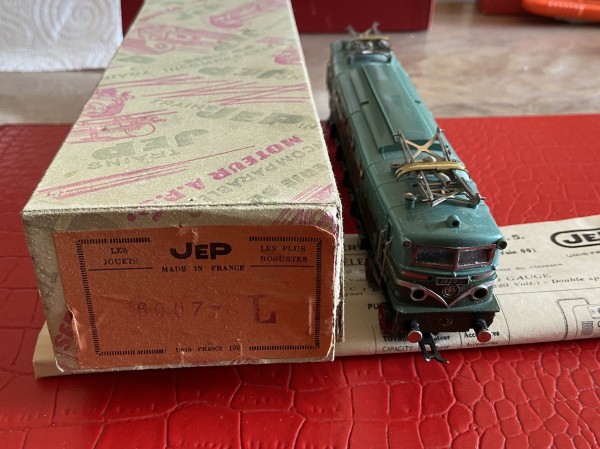 LOCOMOTIVE SNCF 2D2 JEP BICOLORE HO BOITE D'ORIGINE REF 6007L