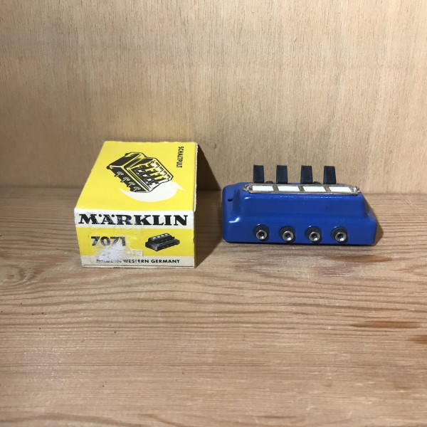 Tableau de commande avec interrupteurs MARKLIN 7071