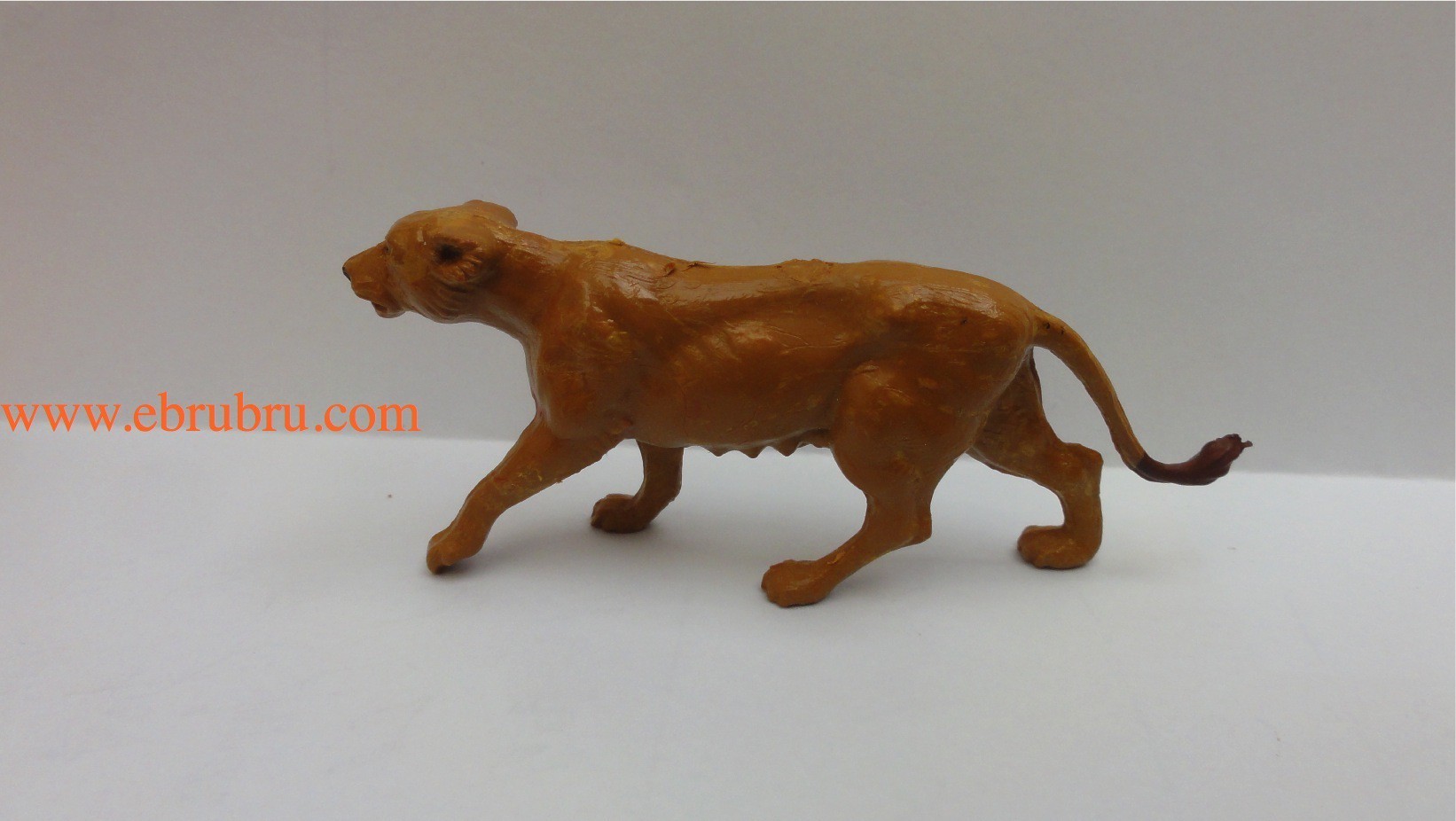 Lionne Starlux ref 1754 série le Zoo