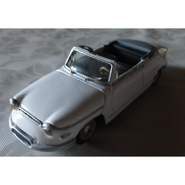 MINIATURE PANHARD CABRIOLET PL 17 MARQUE CEVEN KIT BLANCHE 1/43
