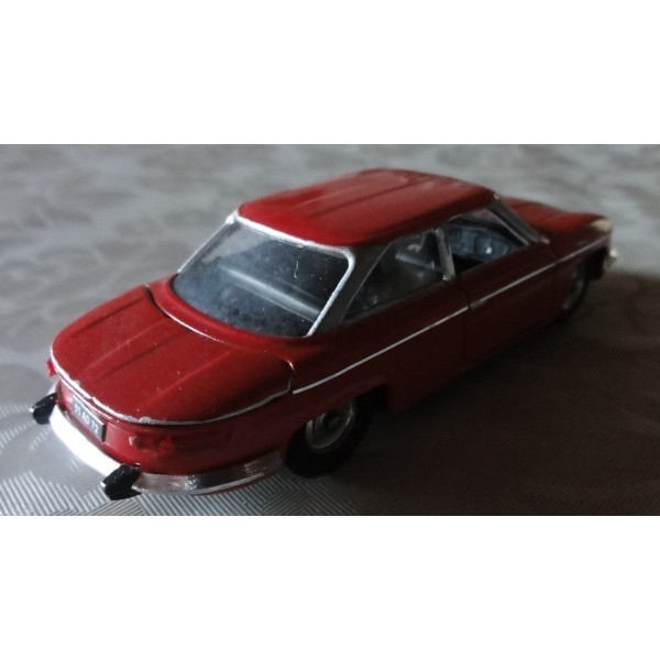 MINIATURE VEREM PANHARD 24 BT ROUGE 1/43