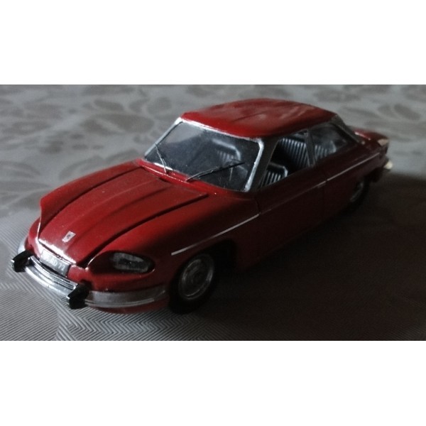 MINIATURE VEREM PANHARD 24 BT ROUGE 1/43