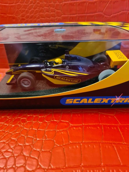 DALLARA INDY COLLECTOR CLUB 2004 SCALEXTRIC REF C2606 