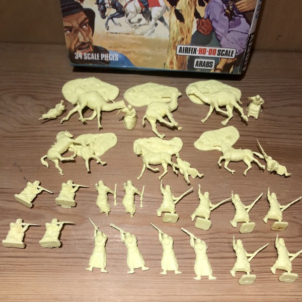 Arabes bédouins AIRFIX Blue Box (Avec fenêtre)