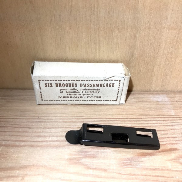 Boîte de 6 broches d'assemblage pour rails, croisements et aiguilles HORNBY
