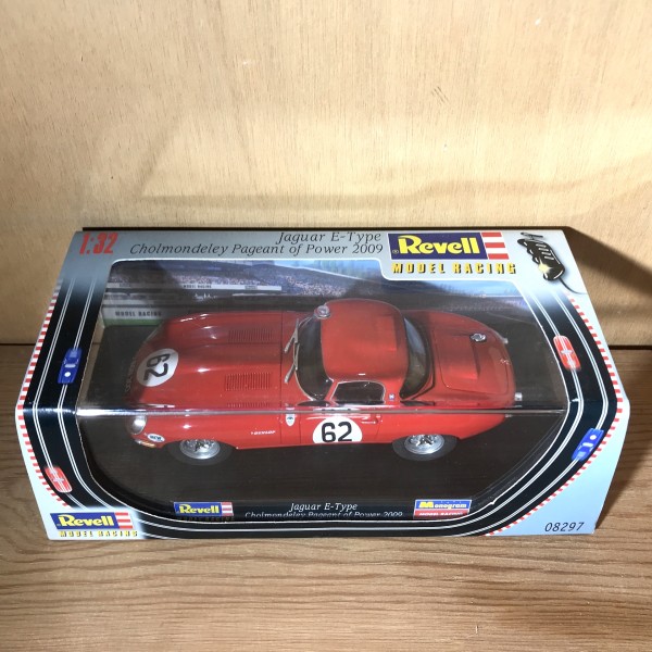 JAGUAR E TYPE CHOLMONDELEY PAGEAN T OF POWER 2009 REVELL 08297