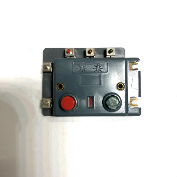 Boîtier de commande à contact permanent HORNBY 7840